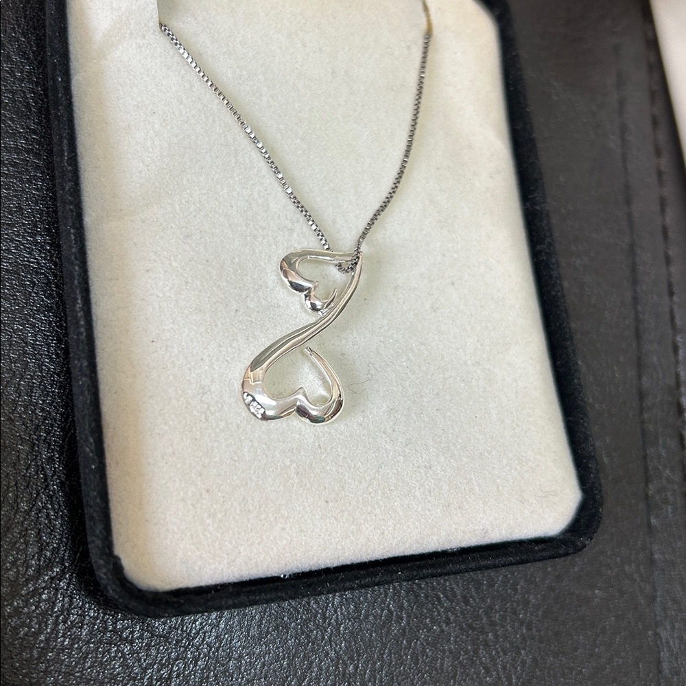 EUC Kay Jewelers Silver Heart Necklace - sterling silver - Picture 5 of 7